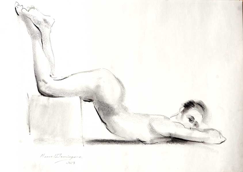 Desnudo demujer. Dibujo a carboncillo de Manuel Domínguez