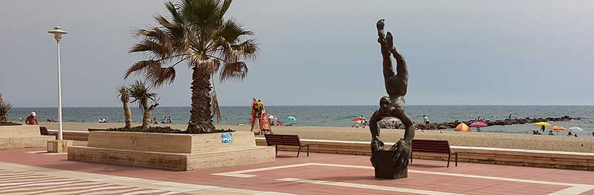 The Acrobat- 4 meter bronze statue by Manuel Domínguez in Almería